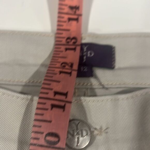 NYDJ CROP tan embellishment on back pockets - Picture 8 of 10